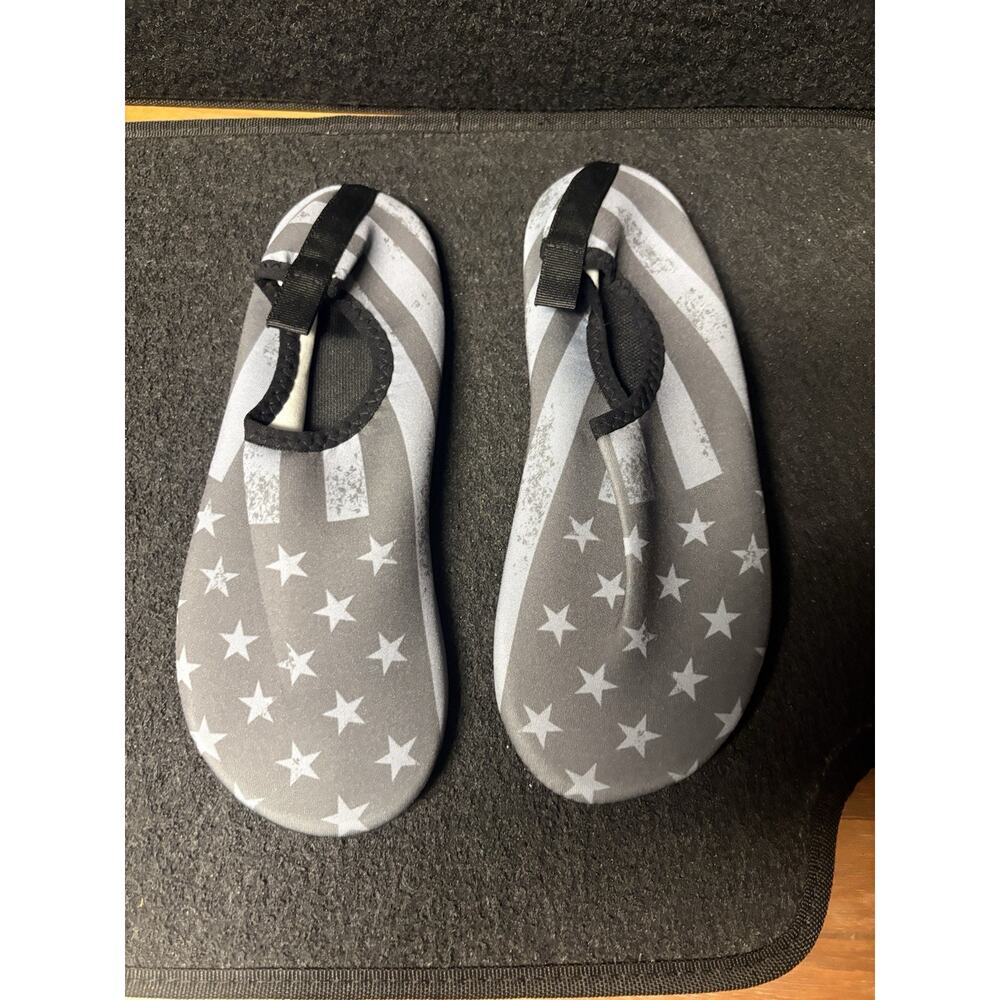 Men’s Water Shoes US 7-7.5 EU 40 Gray American Flag Aqua Swim Shoes New